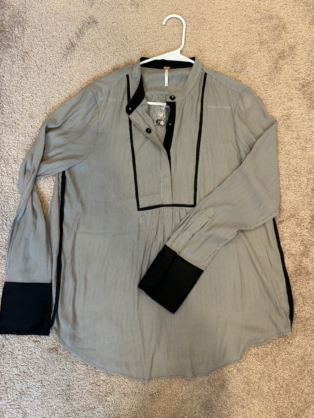 Free People - Black-Trim Gray Long-Sleeve Shirt